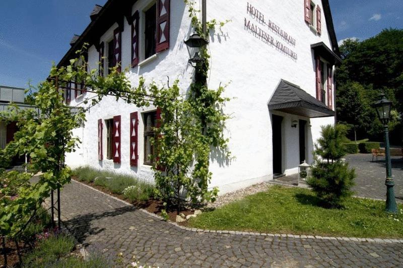 Malteser Komturei Hotel / Restaurant Bergisch Gladbach Exterior foto